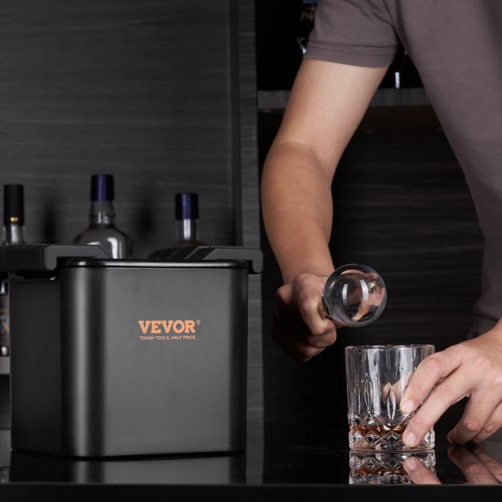 Stroj na výrobu ledových koulí, krystalický stroj na výrobu ledových koulí 2,36 palce s úložným sáčkem a svorkou na led, kulatá průhledná forma na kostky ledu se 4 otvory, stroj na výrobu ledu pro whisky, skotskou, koktejly, brandy, bourbon