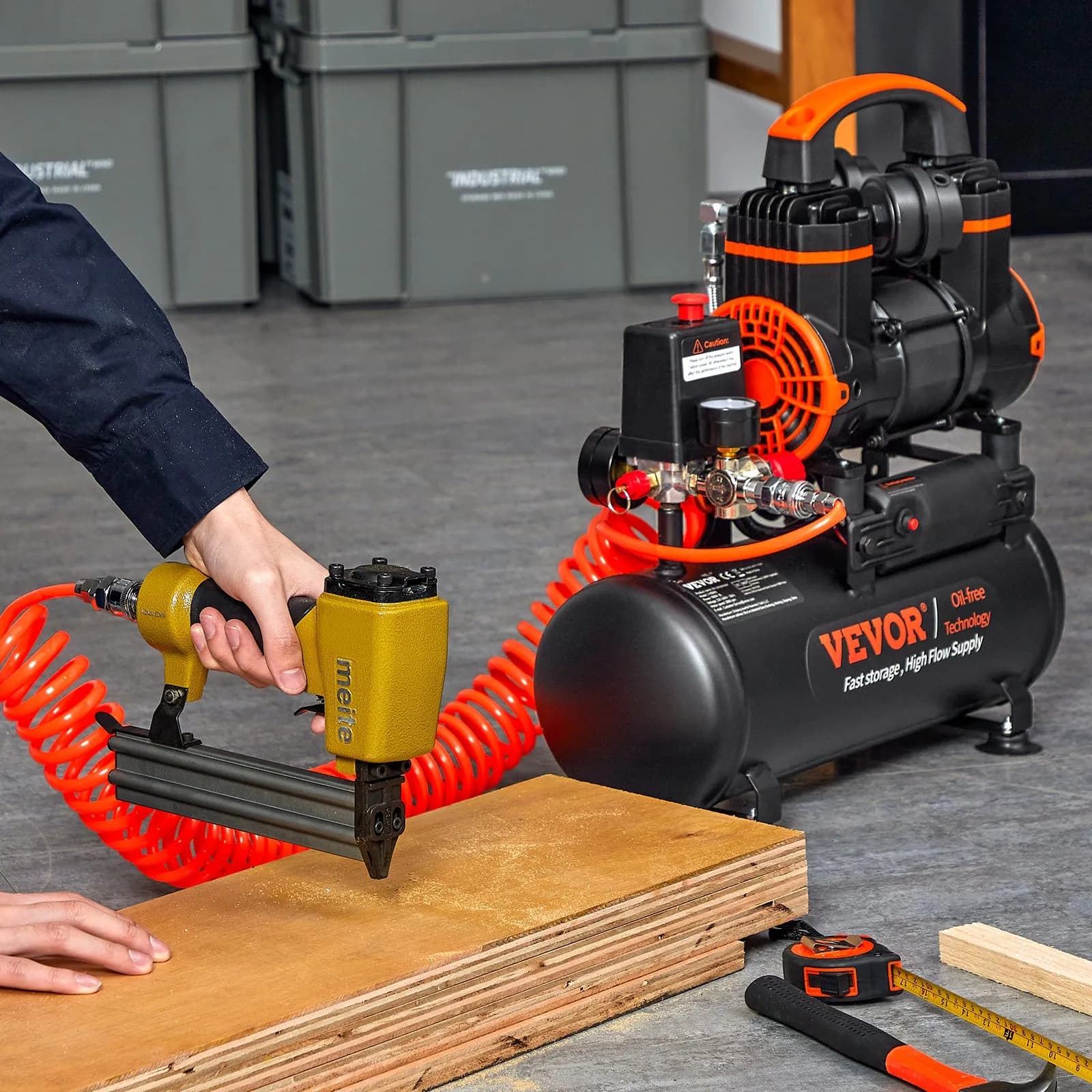 Vzduchový kompresor 7,9 l, 900 W, 2,2 CFM při 90 PSI, 70 dB, ultra tichý, bezolejový