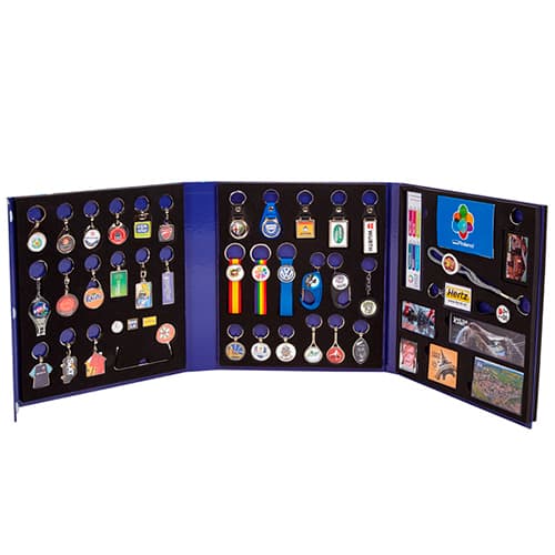 Prezentační složka Multiplexx s vytištěnými vzorky všech dostupných produktů Multiplexx