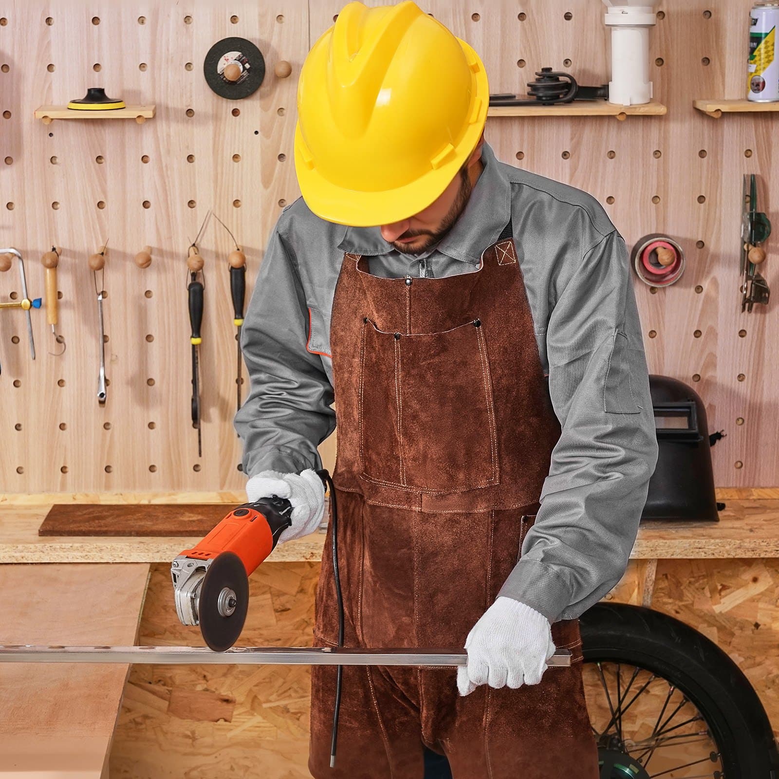 Kožená svařovací zástěra s rozříznutými nohavicemi, odolná, nehořlavá, hovězí kůže, velikost L