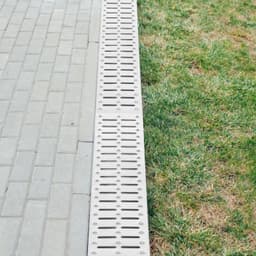 Systém liniového odvodnění, liniový žlab s kovovou mřížkou, 150 x 130 mm, odvodňovací žlab z HDPE, černý plastový podlahový vtok do garáže, odtoková mřížka 3 x 39, s 3 krytkami, do zahrady, příjezdu – 3 ks - miniatura 1