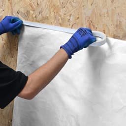 Fólie na dům, 2740 x 45720 mm, parozábrana o tloušťce 0,13 mm, odolná plastová fólie proti roztržení, parozábrana z pádové tkaniny pro bytovou a komerční výstavbu, bílá - miniatura 3