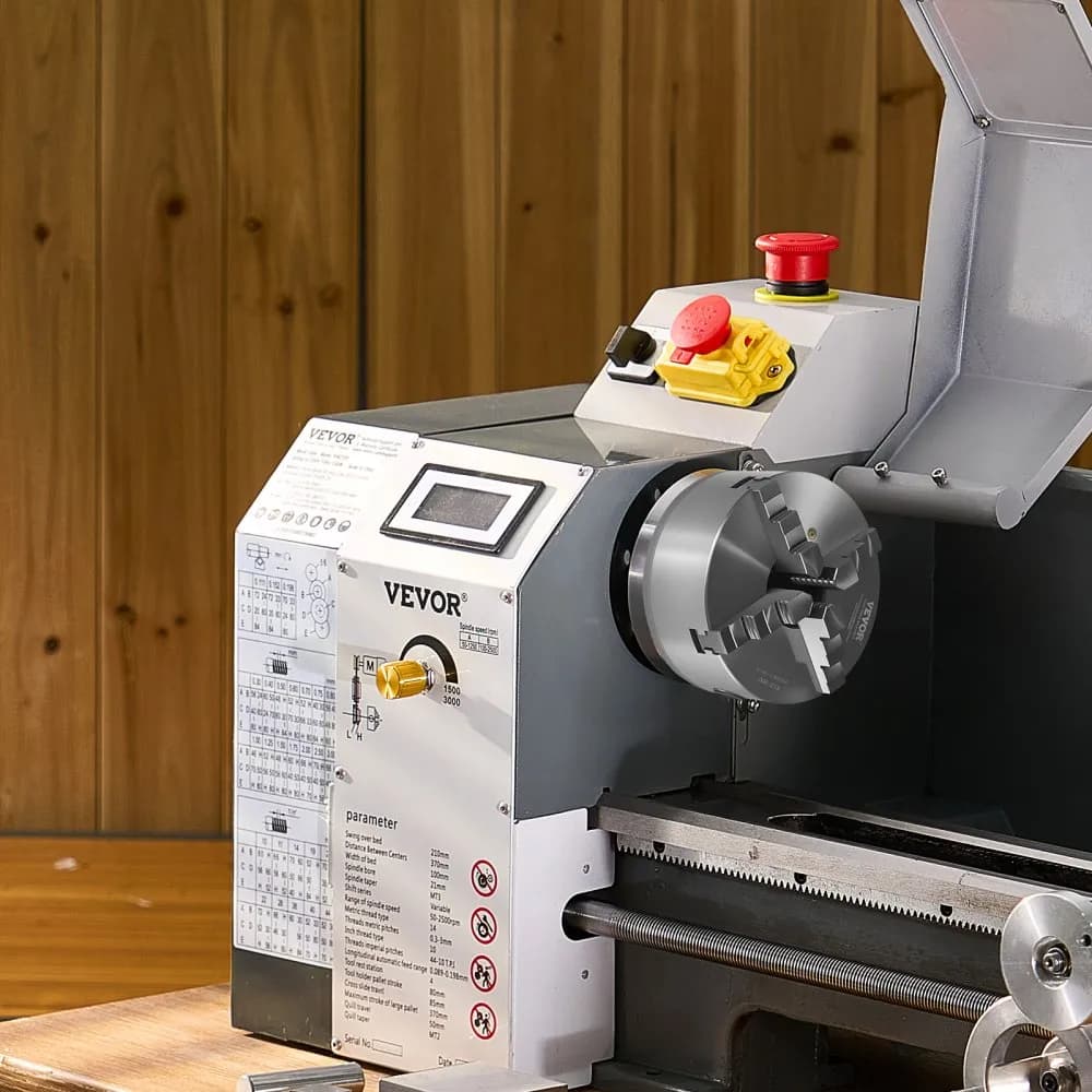 4čelisťové sklíčidlo soustruhu, 200 mm (8 palců), samostředicí sklíčidlo se závitovou opěrnou deskou 1 1/2 palce-8, upínací rozsah 4–200 mm (0,16–7,87 palce) se šrouby s T-klíčem, materiál HT300, pro soustruh na dřevo a kov