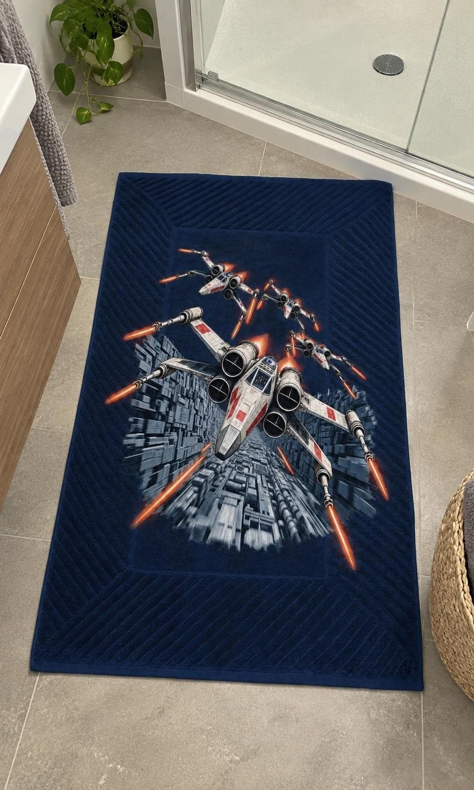 Let příkopem – koupelnová rohož s potiskem (The One Bathmat 80)