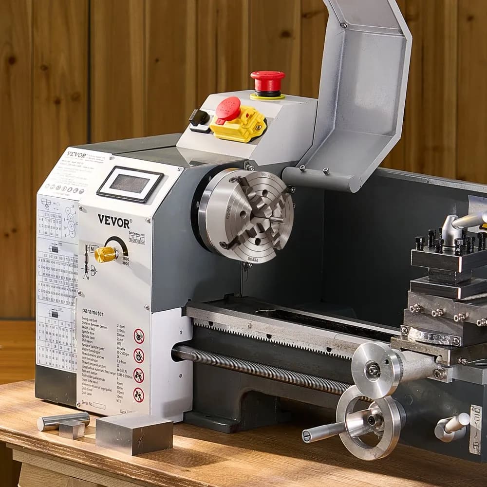 4čelisťové sklíčidlo soustruhu, 250 mm, rozsah upínání 15–250 mm s upevňovacími šrouby s T-klíčem, oboustranné čelisti, litina HT300, vnitřní a vnější pro soustruh na dřevo a kov